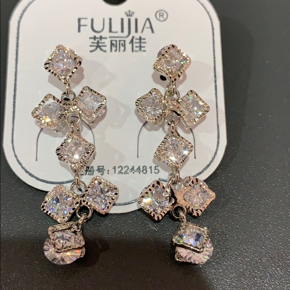 Fashion drop earrings - Picture 1 of 3